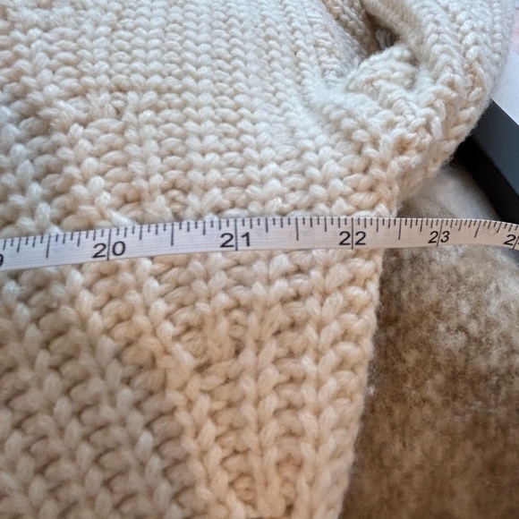 J. Crew Off-White 100% Wool Knit Sweater - Picture 6 of 6